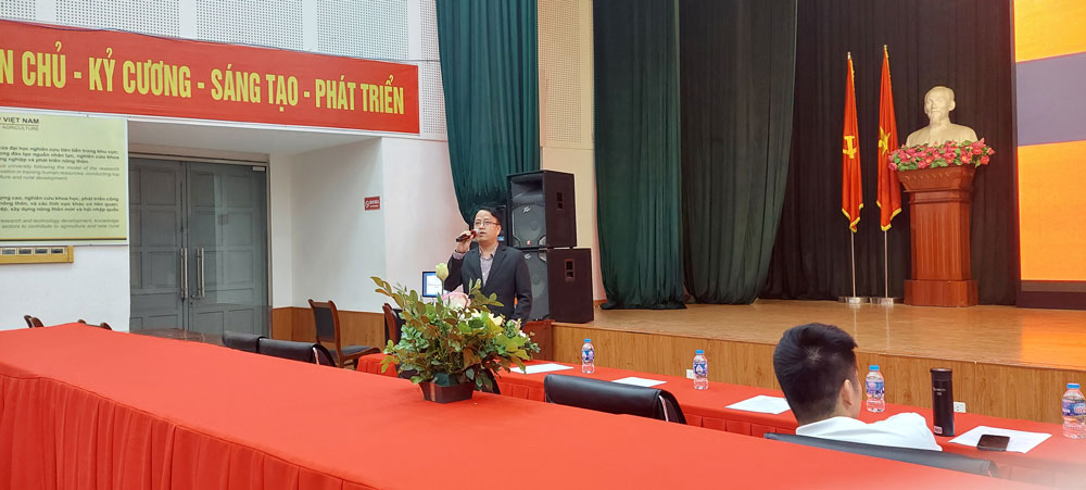 Giám đốc công ty TNHH Công Nghệ Mai A – Lê Doãn Phước đã có mặt tại chương trình giới thiệu các chuyên ngành cho sinh viên khóa 67