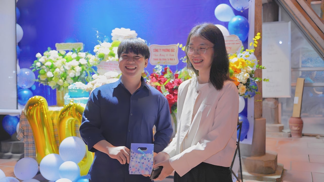 Trao quà minigame “Đuổi hình bắt chữ”